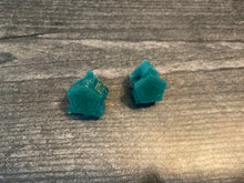 Load image into Gallery viewer, Close up on the replacement meeples for green player. Each has a pentagon on them for the color green.